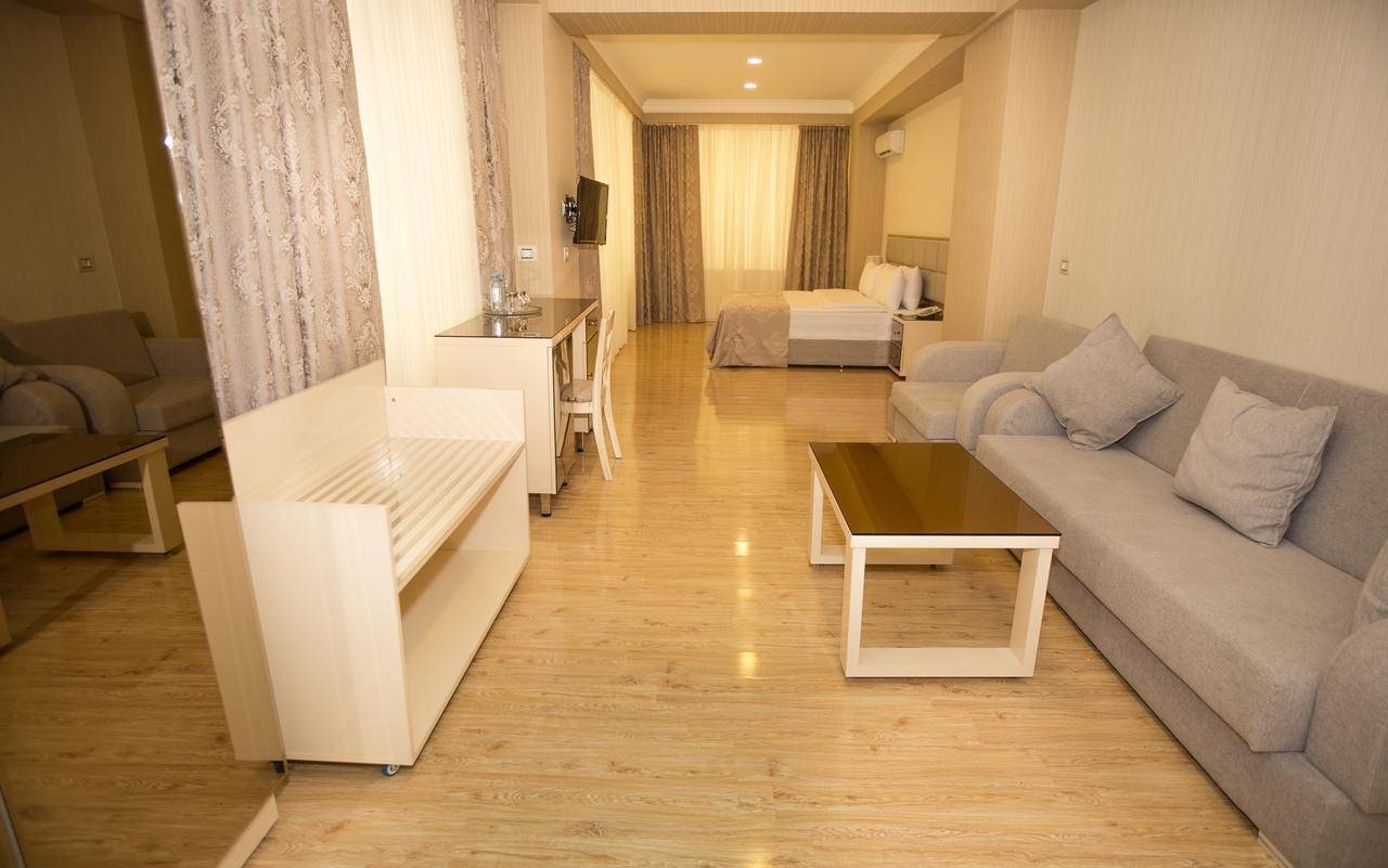 Rusel Hotel บากู ภายนอก รูปภาพ