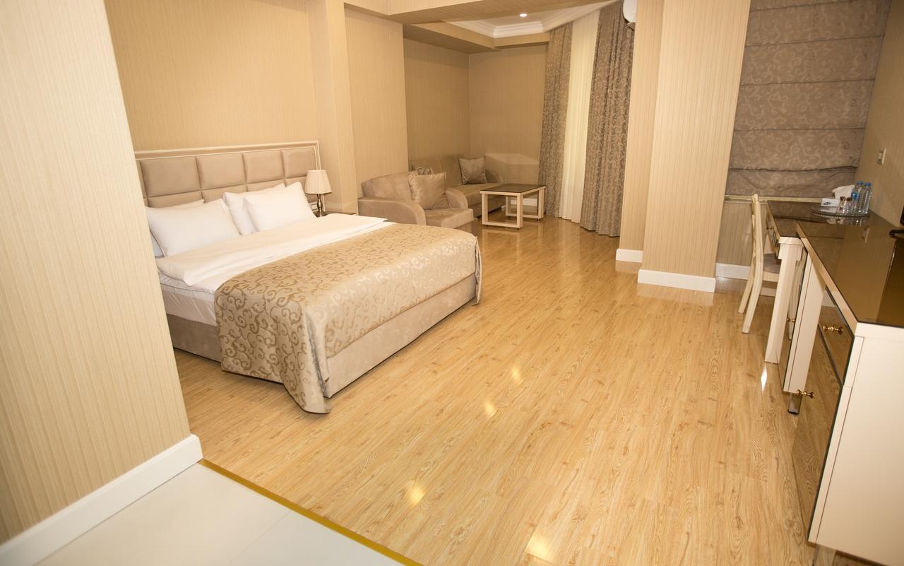 Rusel Hotel บากู ภายนอก รูปภาพ